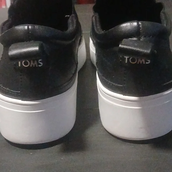 Women Toms Tristan Platform Sneakers. - Picture 6 of 7